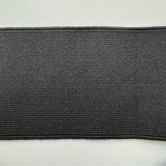 Kenneth Cole Reaction black wide stretchy elastic belt with silver buckle, S/M - Picture 6 of 10